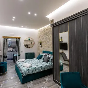 Apartment Na' Poesia Santa Chiara Ztl, Naples