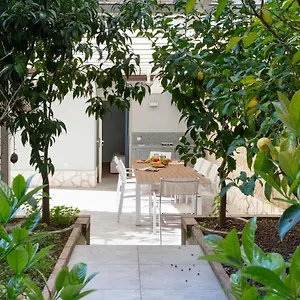 Appartamento Il Giardino Di Bobò By Starguest, Napoli